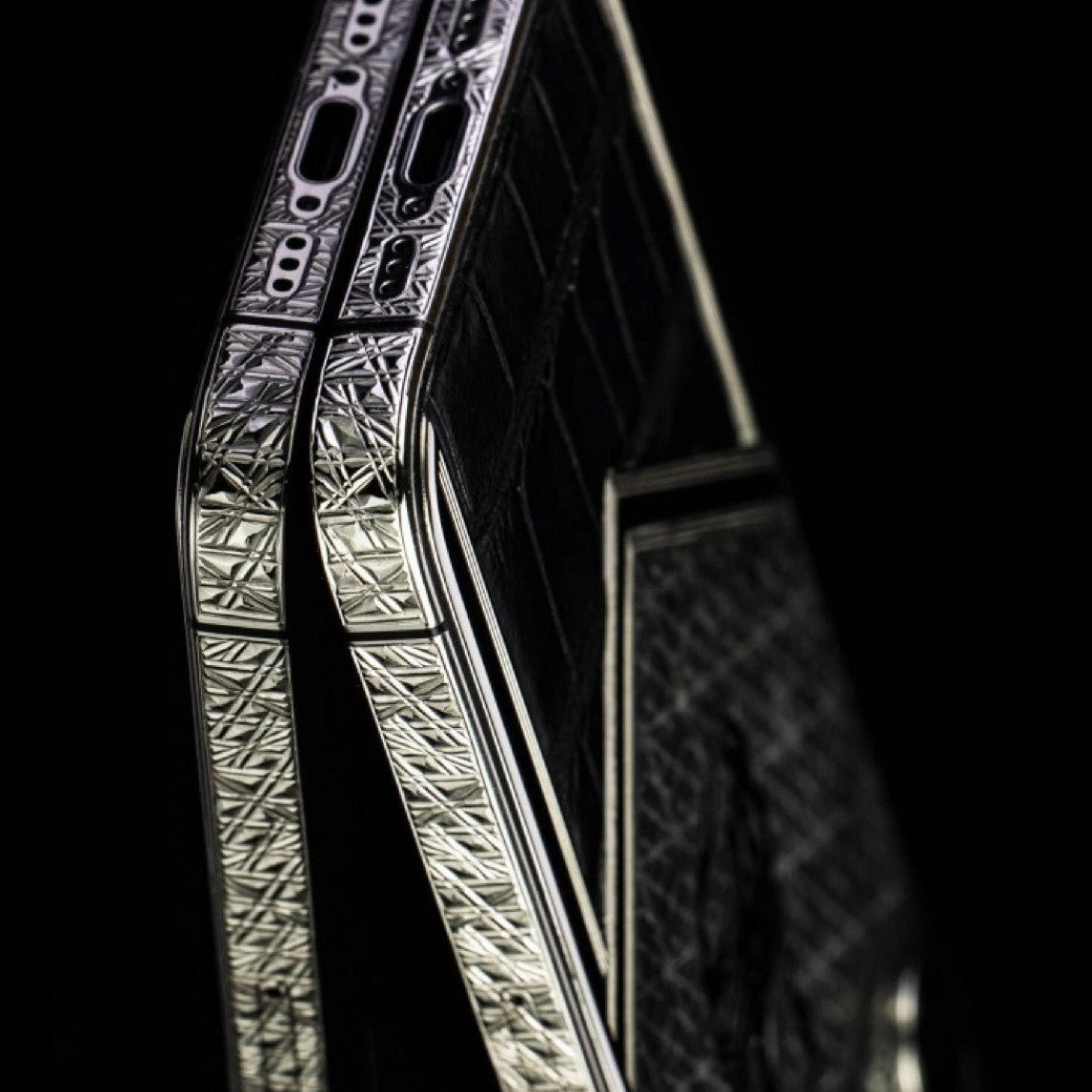 Luxus iPhone Scorpion Collection IPHONE 17 PRO MAX mit 24K Gold – TechnoLoot