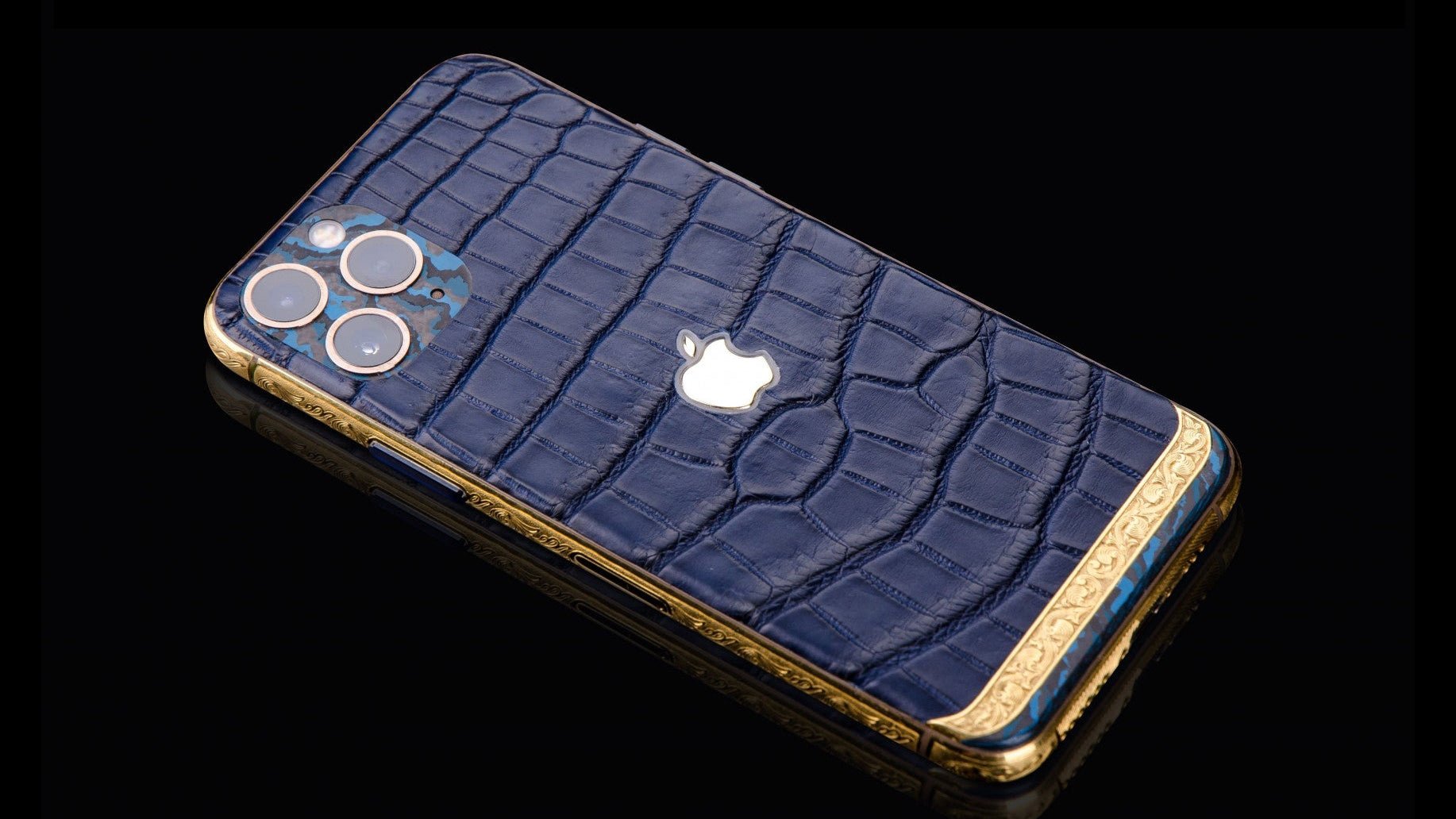 Luxus iPhone Carbon Magic – iPhone 17 Pro Max mit 24K Gold – TechnoLoot