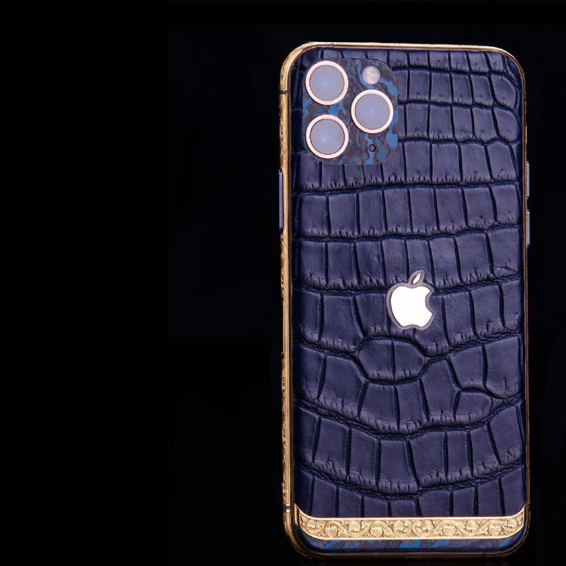 Luxus iPhone Carbon Magic – iPhone 17 Pro Max mit 24K Gold – TechnoLoot