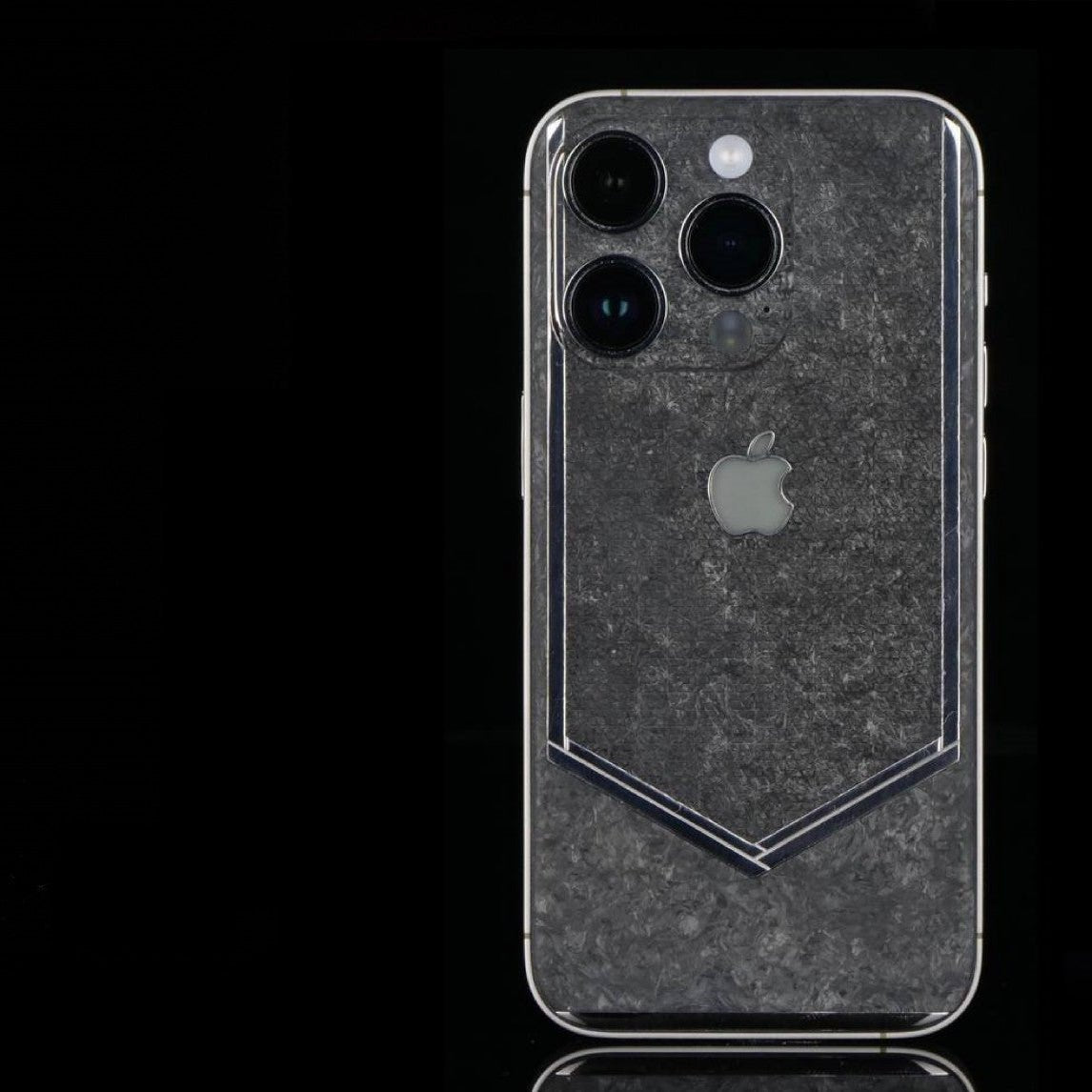 Luxus iPhone Luxury Carbon – iPhone 17 Pro Max mit 24K Gold – TechnoLoot