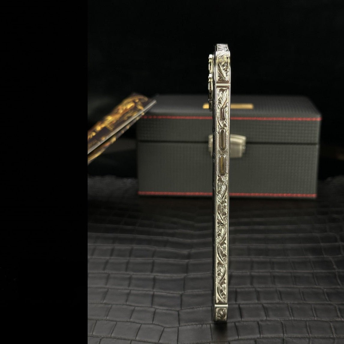 Luxus iPhone Platinum Lord – iPhone 17 Pro Max mit 24K Gold – TechnoLoot