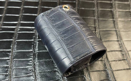 Luxus iPhone Royal Edition – Luxus Case für AirPods 2 (Krokodilleder) mit 24K Gold – TechnoLoot