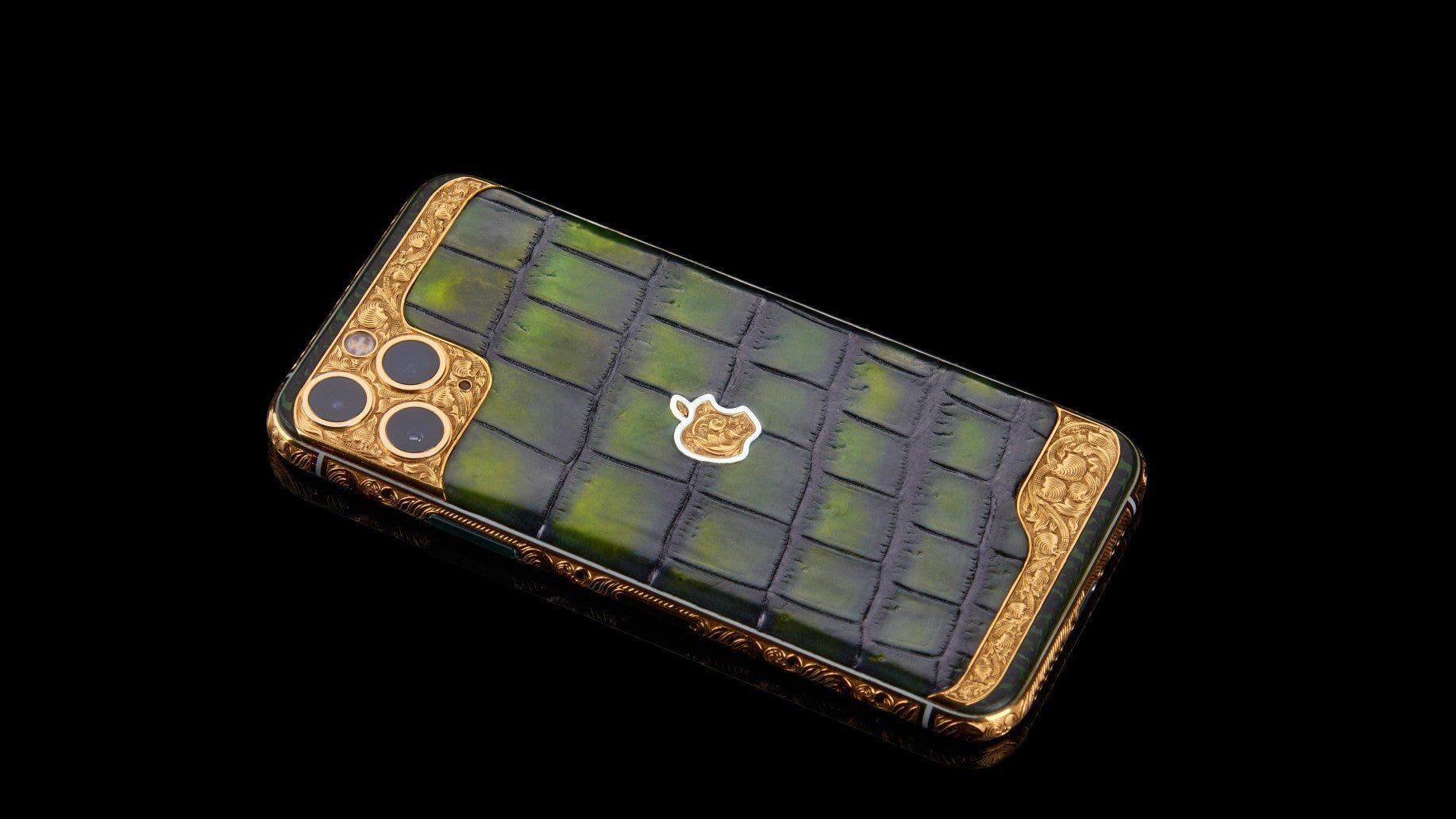Luxus iPhone Vintage Eastern Emerald IPHONE 17 PRO MAX mit 24K Gold – TechnoLoot