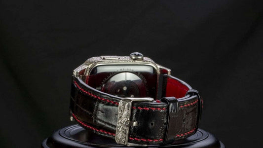 Luxus iPhone White Gold Aristocrate – Apple Watch 10 (Sapphire Line) mit 24K Gold – TechnoLoot