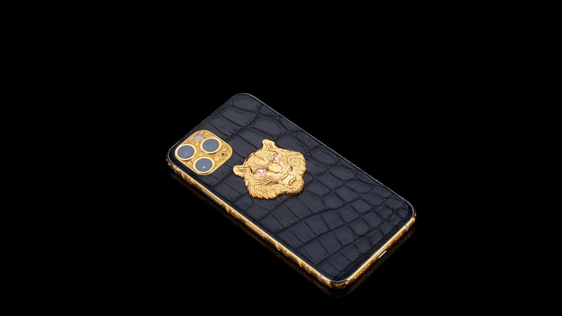 Luxus iPhone Wild Tiger – iPhone 17 Pro Max mit 24K Gold – TechnoLoot