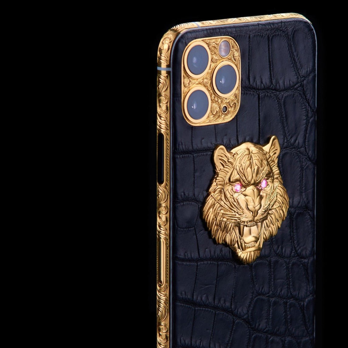 Luxus iPhone Wild Tiger – iPhone 17 Pro Max mit 24K Gold – TechnoLoot